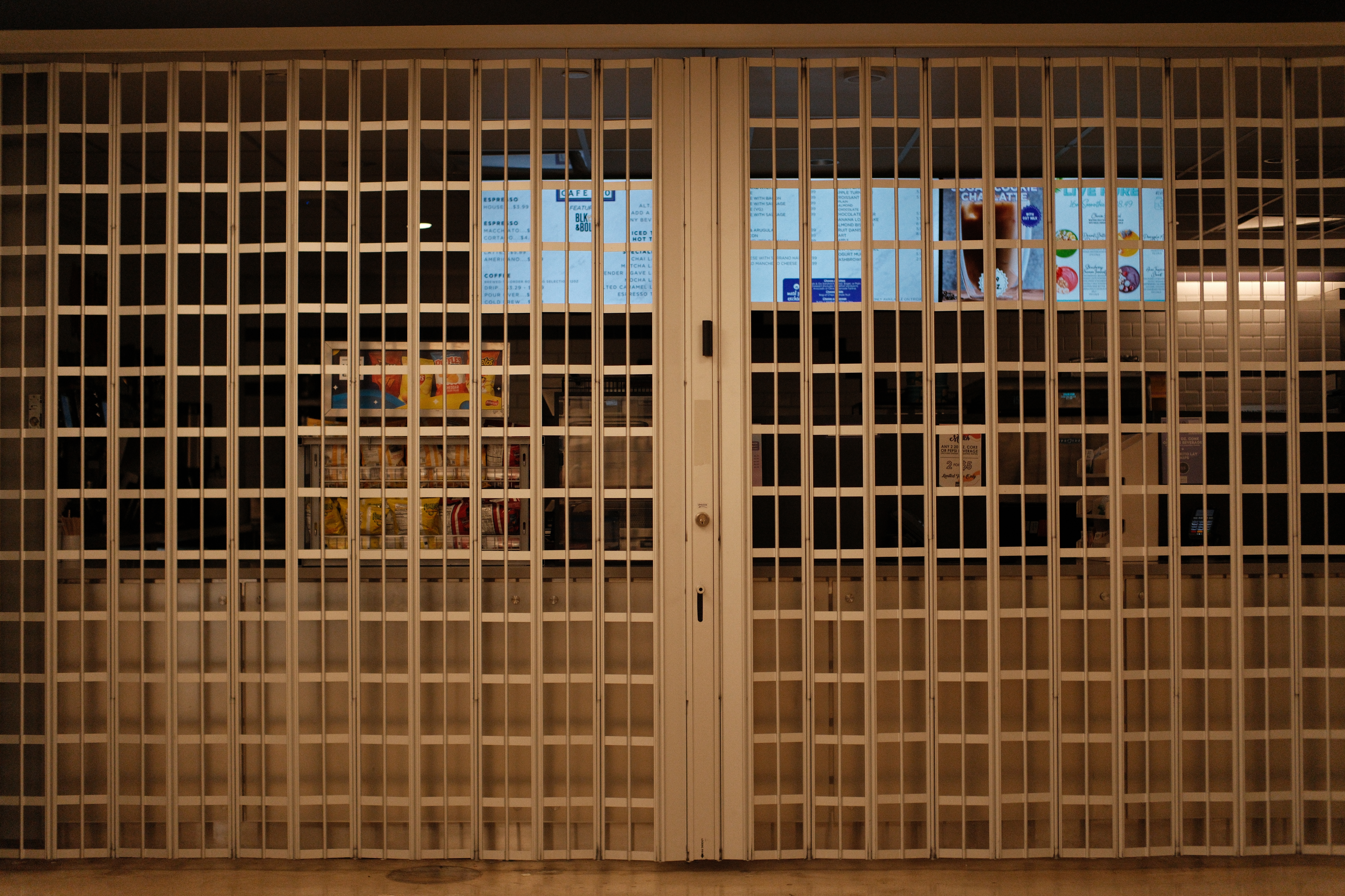 Kuleshov row 7 middle frame